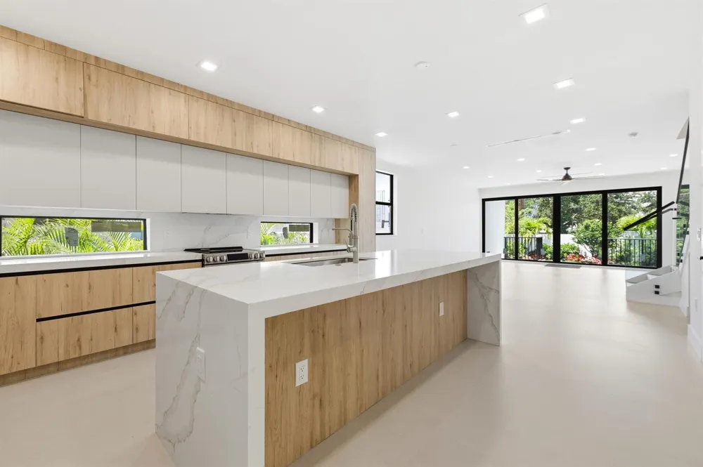 819 SW 1st Street Fort Lauderdale, FL 33312
