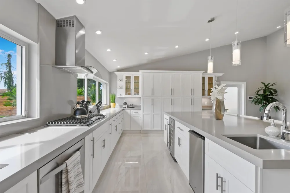 7101 W Lake Drive Lake Clarke Shores, FL 33406