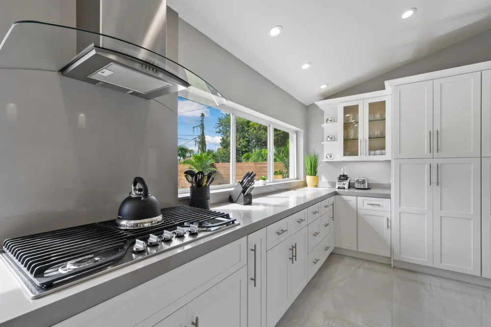 7101 W Lake Drive Lake Clarke Shores, FL 33406
