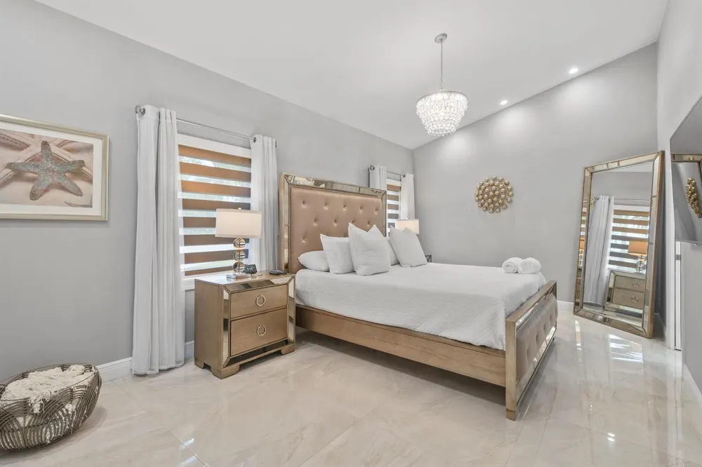 7101 W Lake Drive Lake Clarke Shores, FL 33406