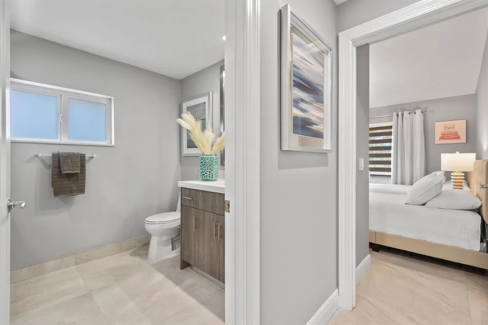 7101 W Lake Drive Lake Clarke Shores, FL 33406