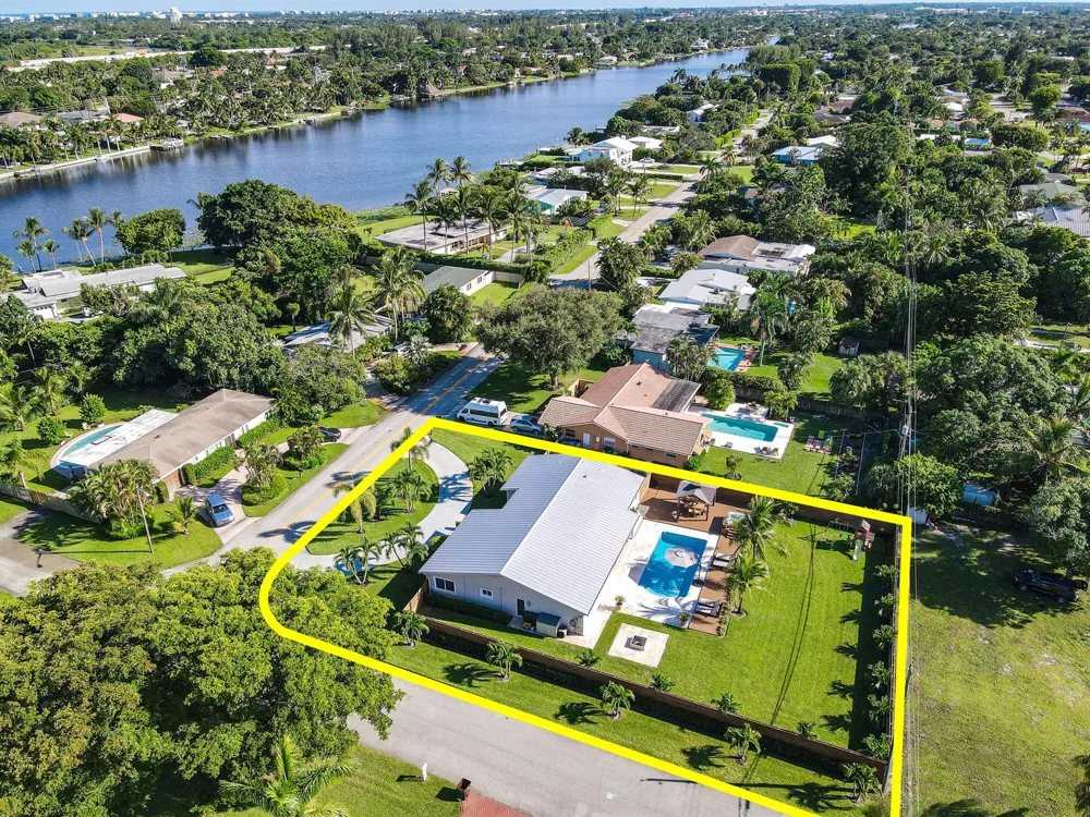 7101 W Lake Drive Lake Clarke Shores, FL 33406