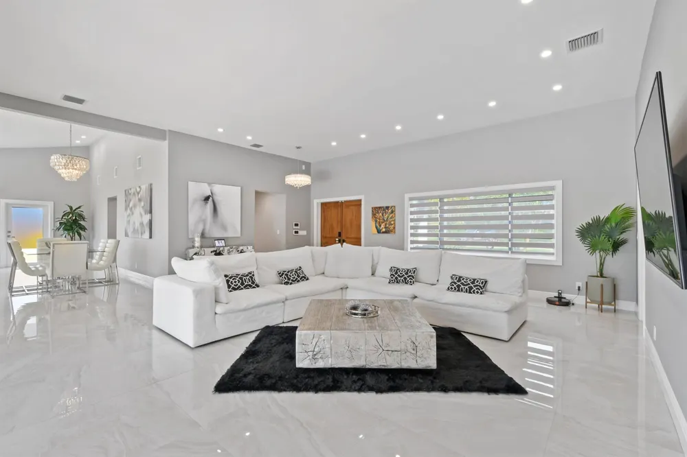 7101 W Lake Drive Lake Clarke Shores, FL 33406