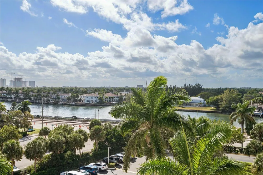 1201 S Ocean #704s Hollywood, FL 33019