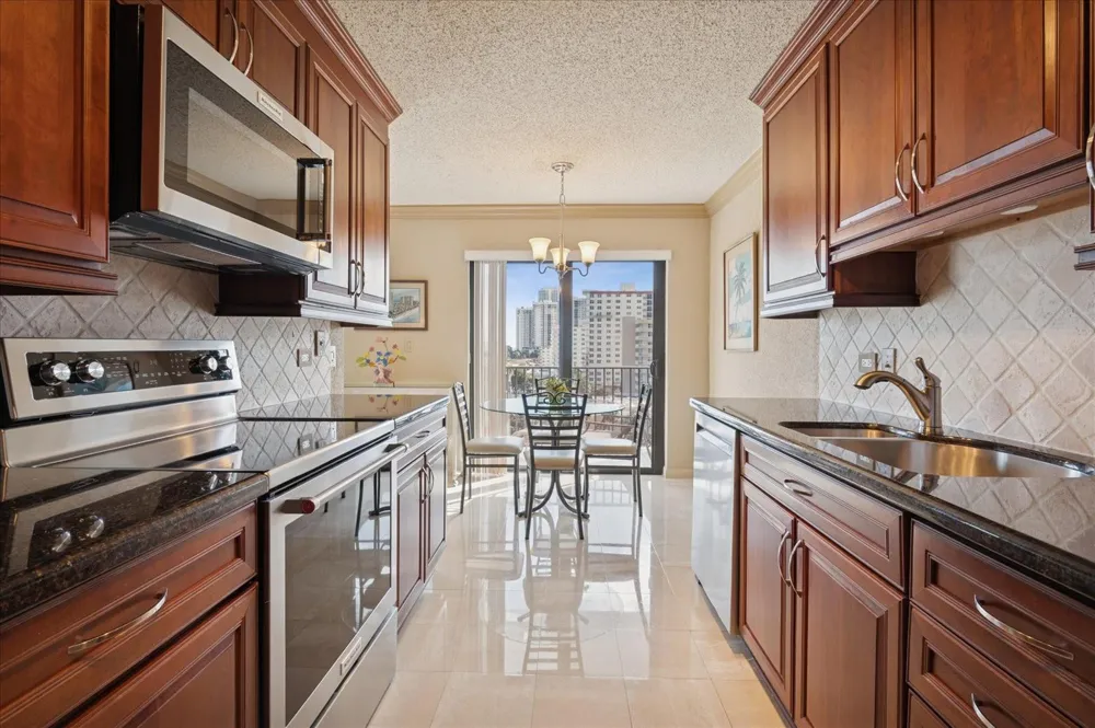 1201 S Ocean #704s Hollywood, FL 33019