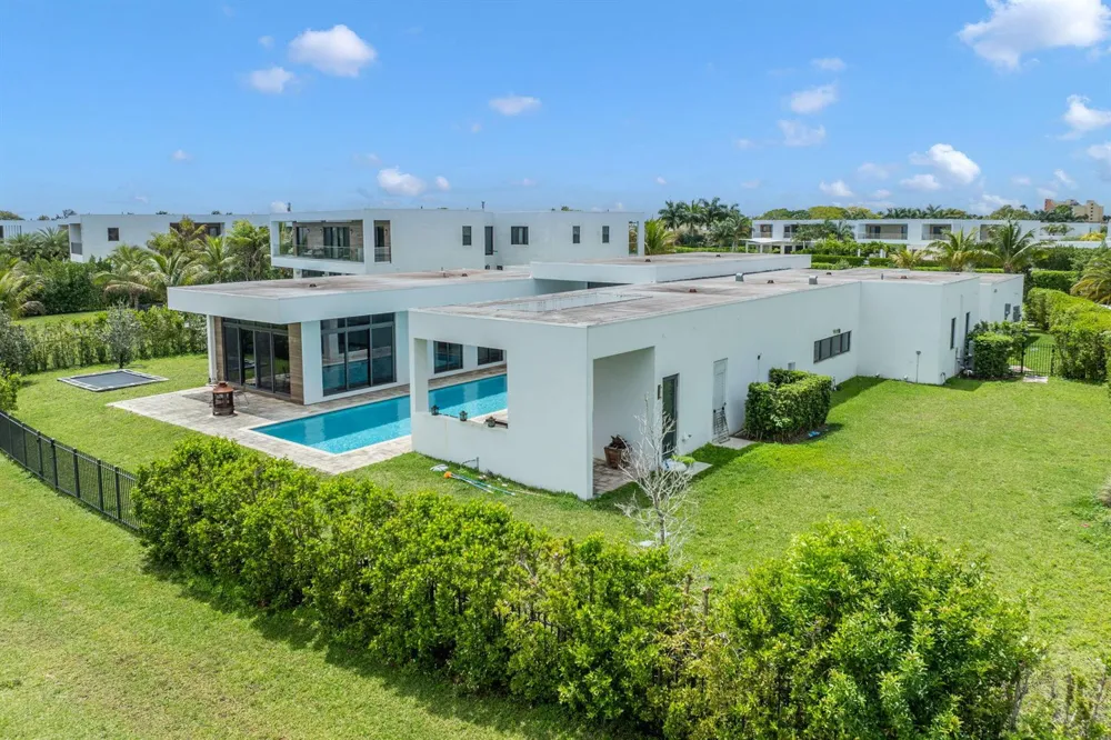 16539 Botaniko Dr Drive Weston, FL 33326