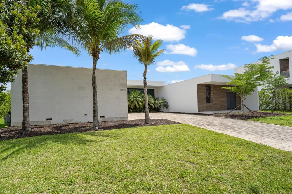 16539 Botaniko Dr Drive Weston, FL 33326