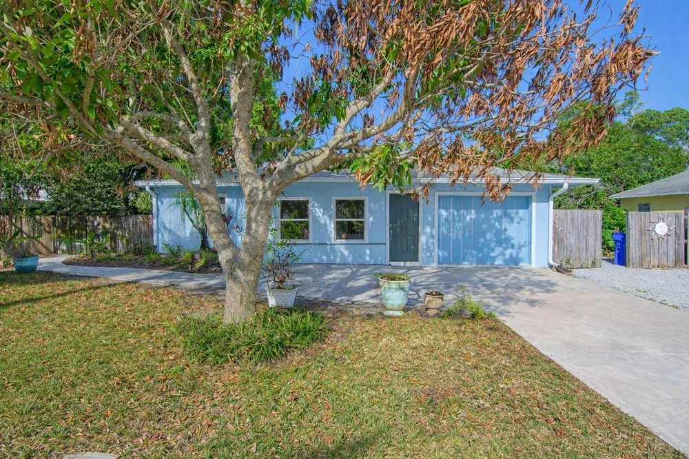 1545 Highland Avenue Vero Beach, FL 32960