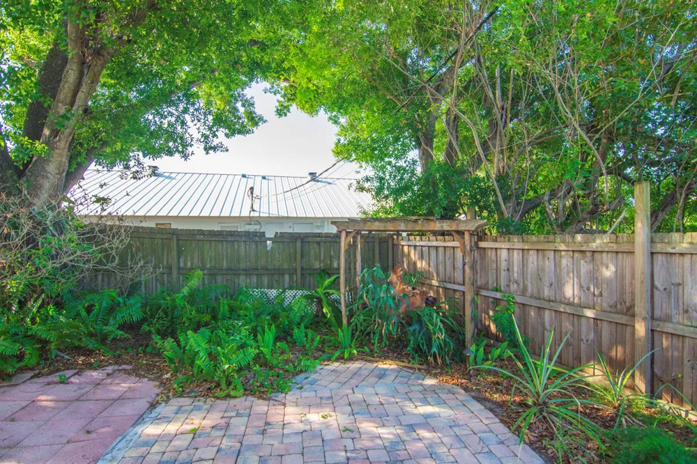 1545 Highland Avenue Vero Beach, FL 32960