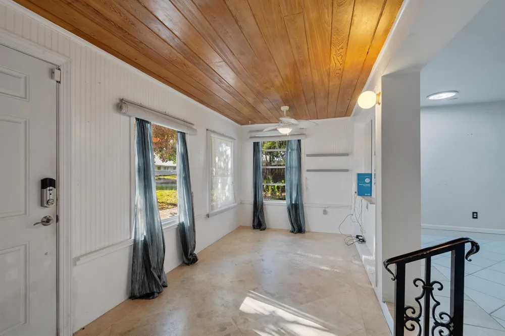 1545 Highland Avenue Vero Beach, FL 32960