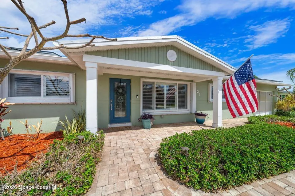 121 Algonquin Terrace Indian Harbour Beach, FL 32937
