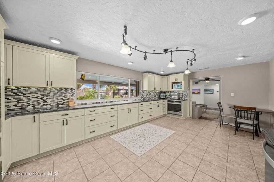 121 Algonquin Terrace Indian Harbour Beach, FL 32937