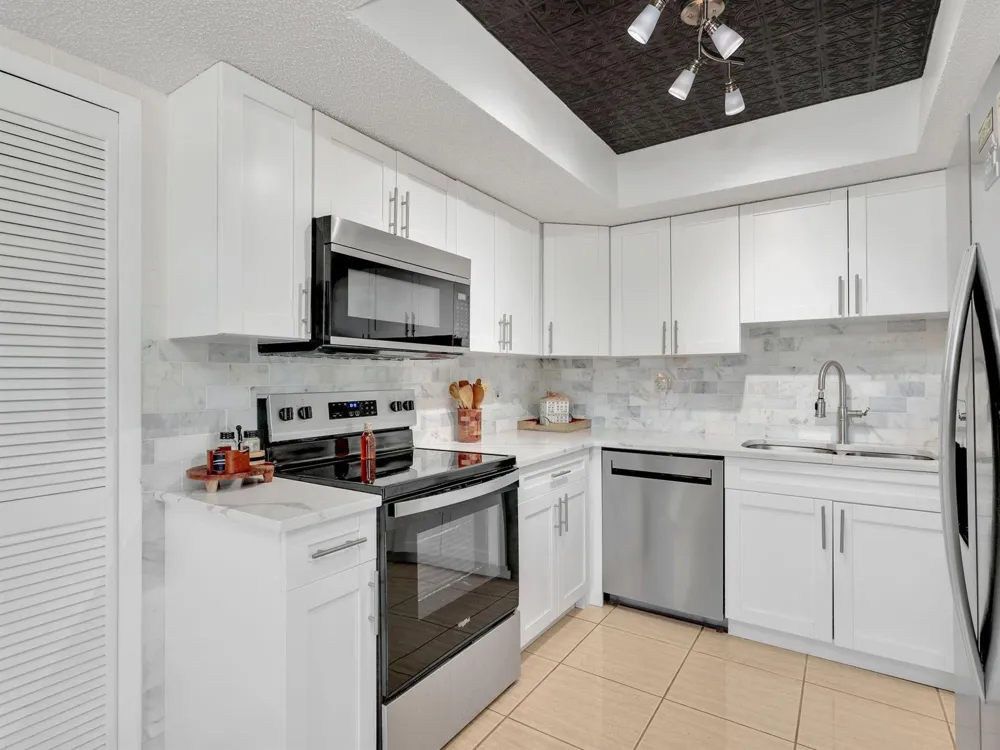 4021 SE 19th Avenue #201 Cape Coral, FL 33904