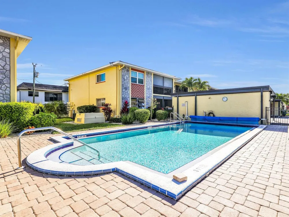 4021 SE 19th Avenue #201 Cape Coral, FL 33904