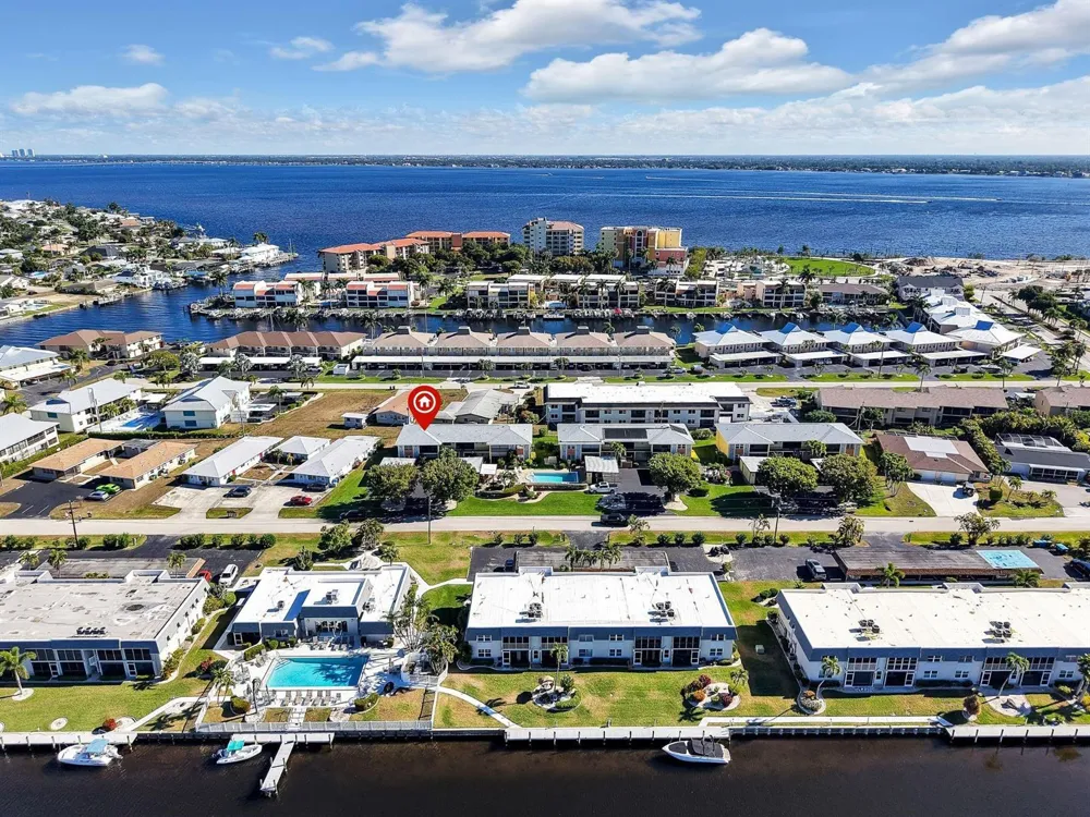 4021 SE 19th Avenue #201 Cape Coral, FL 33904