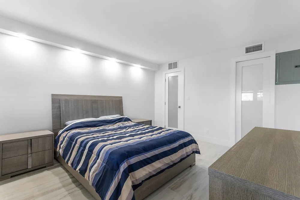 1160 Hillsboro Mile #305 Hillsboro Beach, FL 33062