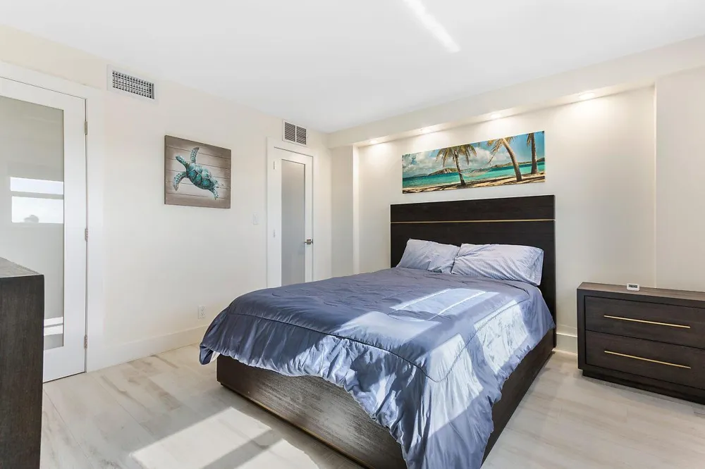 1160 Hillsboro Mile #305 Hillsboro Beach, FL 33062