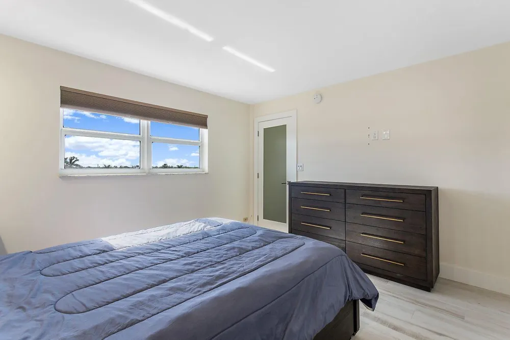 1160 Hillsboro Mile #305 Hillsboro Beach, FL 33062