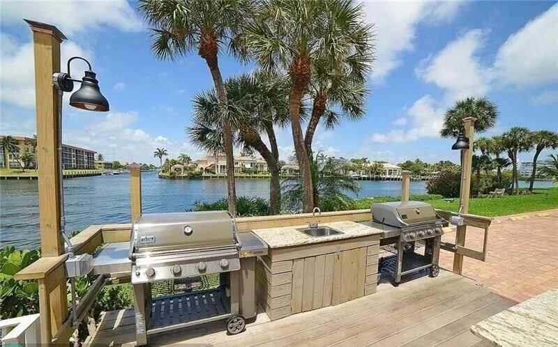 1160 Hillsboro Mile #305 Hillsboro Beach, FL 33062