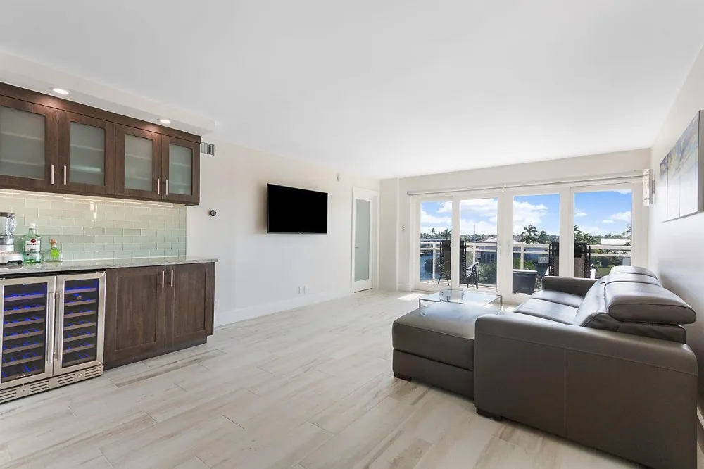 1160 Hillsboro Mile #305 Hillsboro Beach, FL 33062