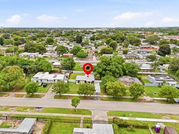2520 NW 160th St Miami Gardens, FL 33054