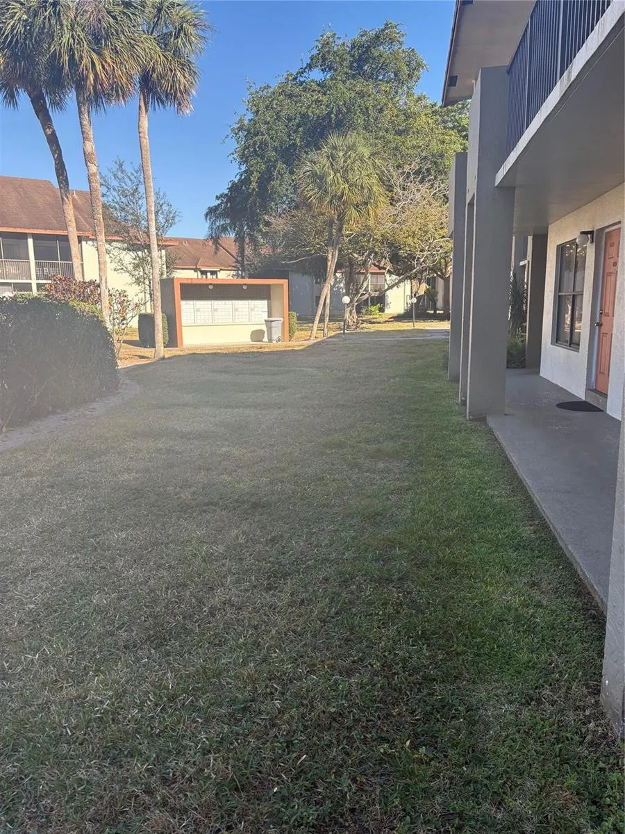 5492 Courtyard Drive #5492 Margate, FL 33063