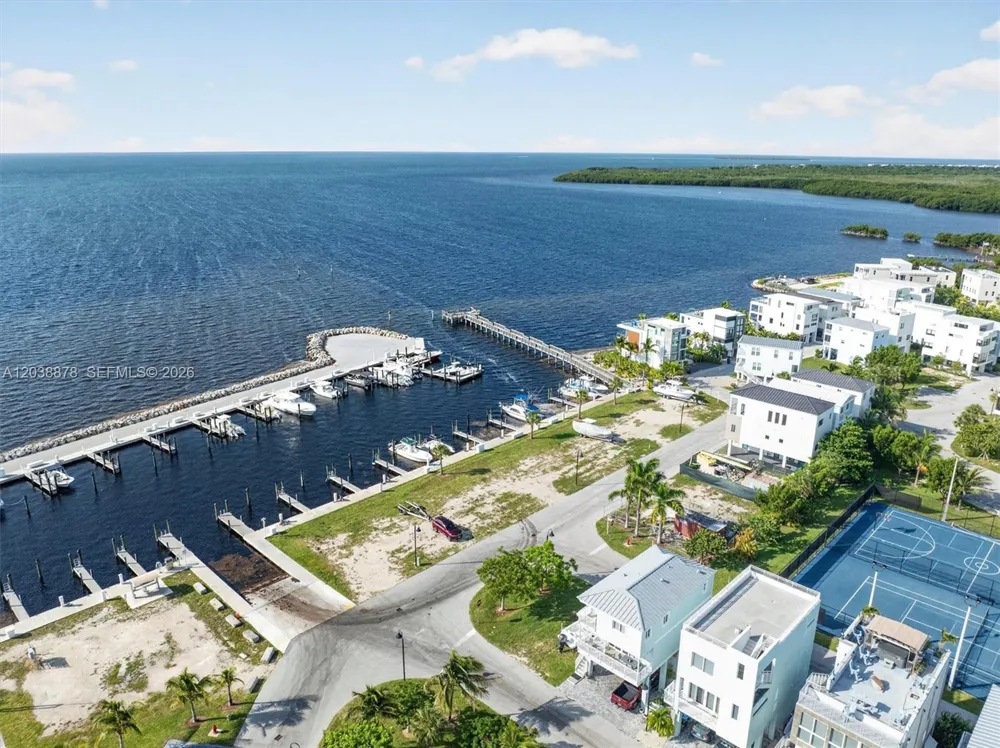94825 OVERSEAS HIGHWAY #123 Key Largo, FL 33037