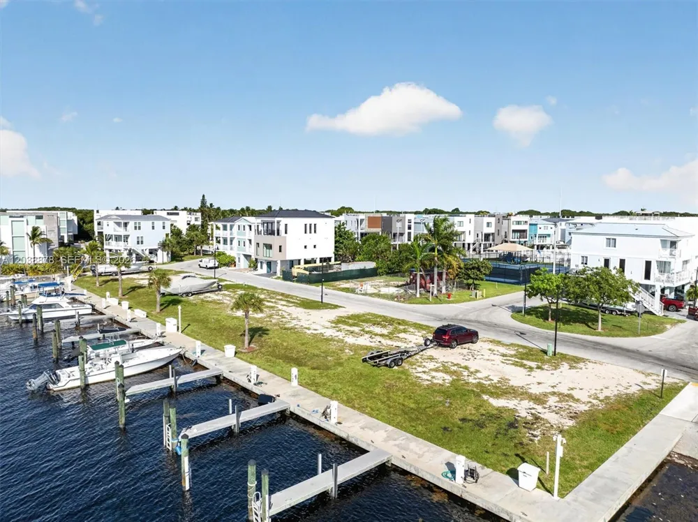 94825 OVERSEAS HIGHWAY #123 Key Largo, FL 33037