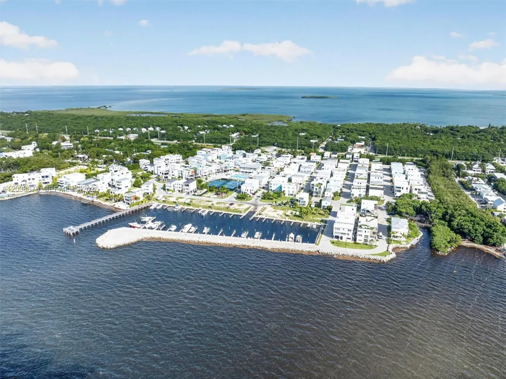 94825 OVERSEAS HIGHWAY #123 Key Largo, FL 33037