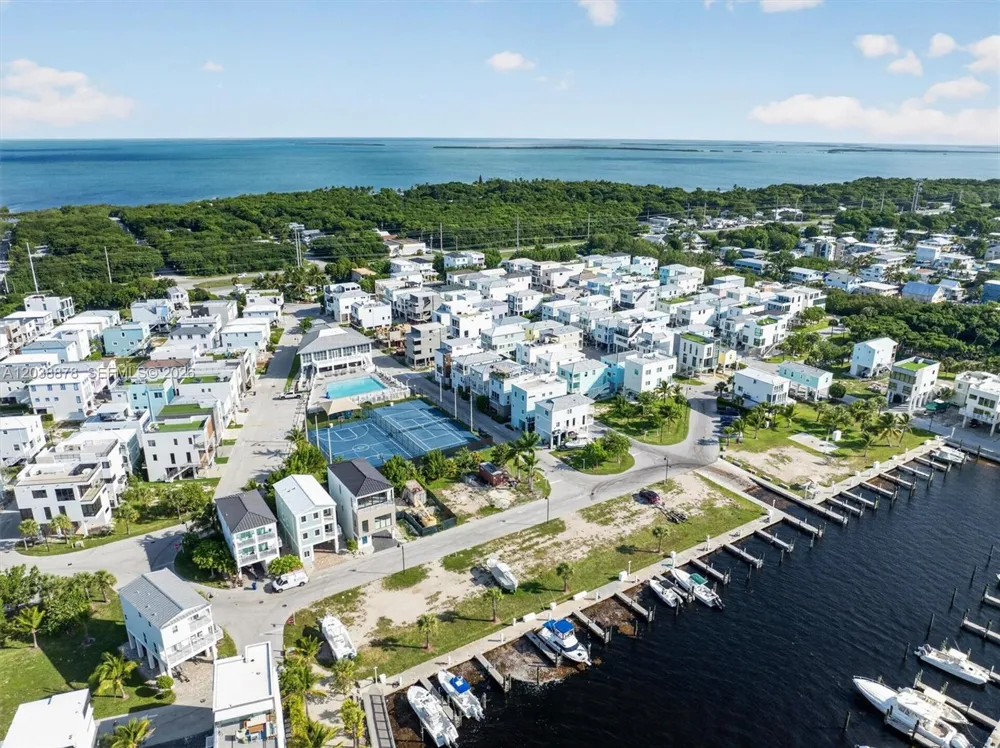 94825 OVERSEAS HIGHWAY #123 Key Largo, FL 33037