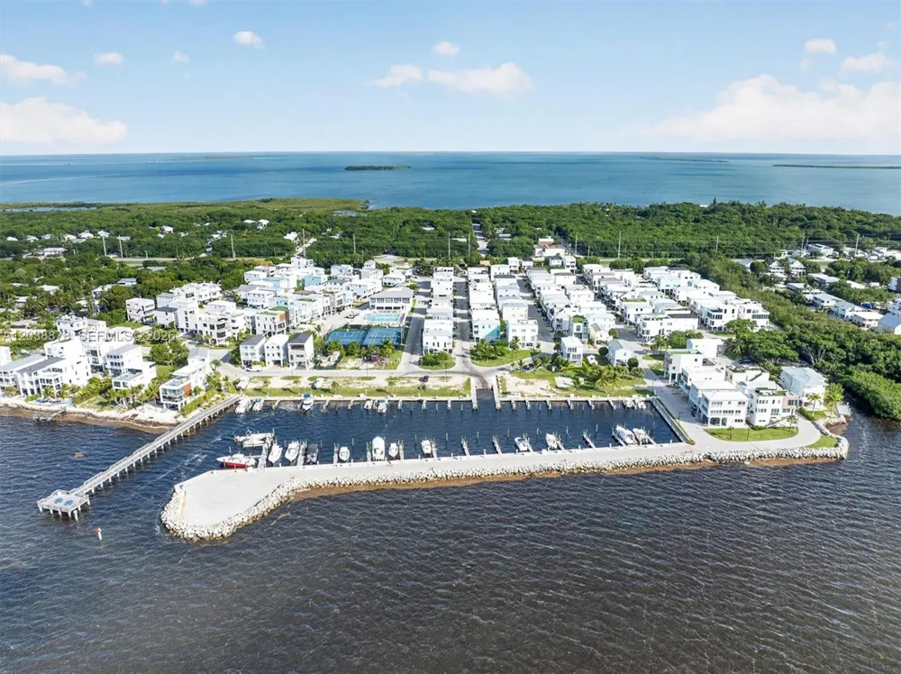 94825 OVERSEAS HIGHWAY #123 Key Largo, FL 33037