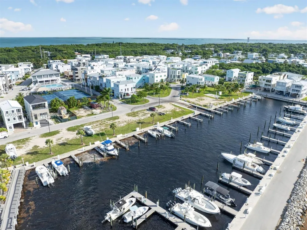 94825 OVERSEAS HIGHWAY #123 Key Largo, FL 33037