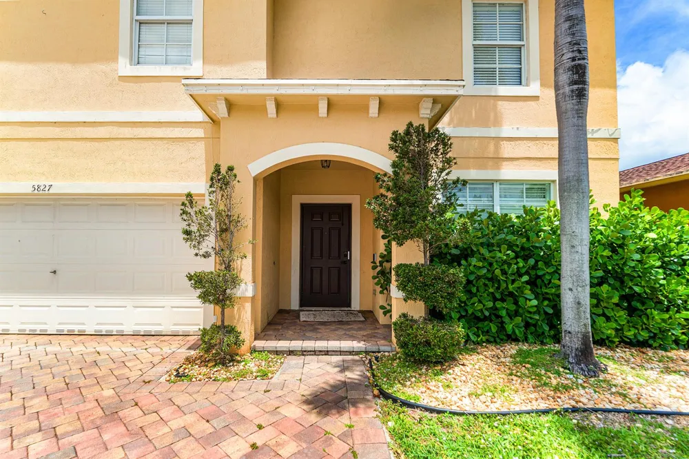 5827 Gypsum Place West Palm Beach, FL 33413