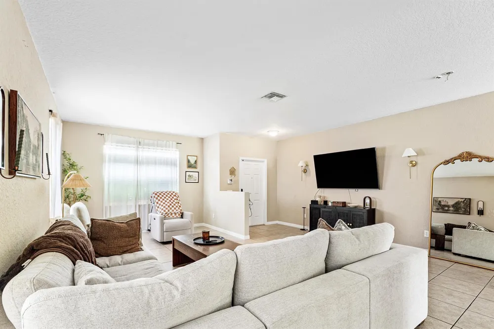 5827 Gypsum Place West Palm Beach, FL 33413