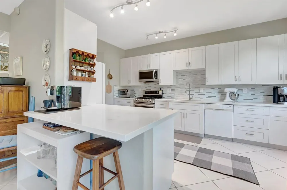 1776 Bay Drive Pompano Beach, FL 33062