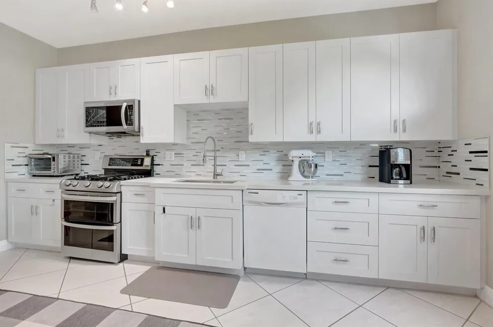 1776 Bay Drive Pompano Beach, FL 33062
