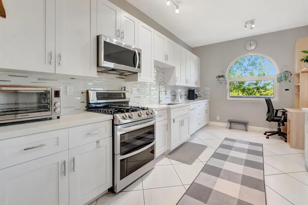 1776 Bay Drive Pompano Beach, FL 33062