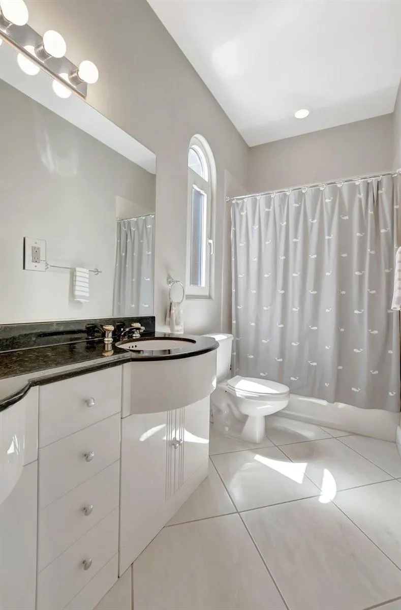1776 Bay Drive Pompano Beach, FL 33062