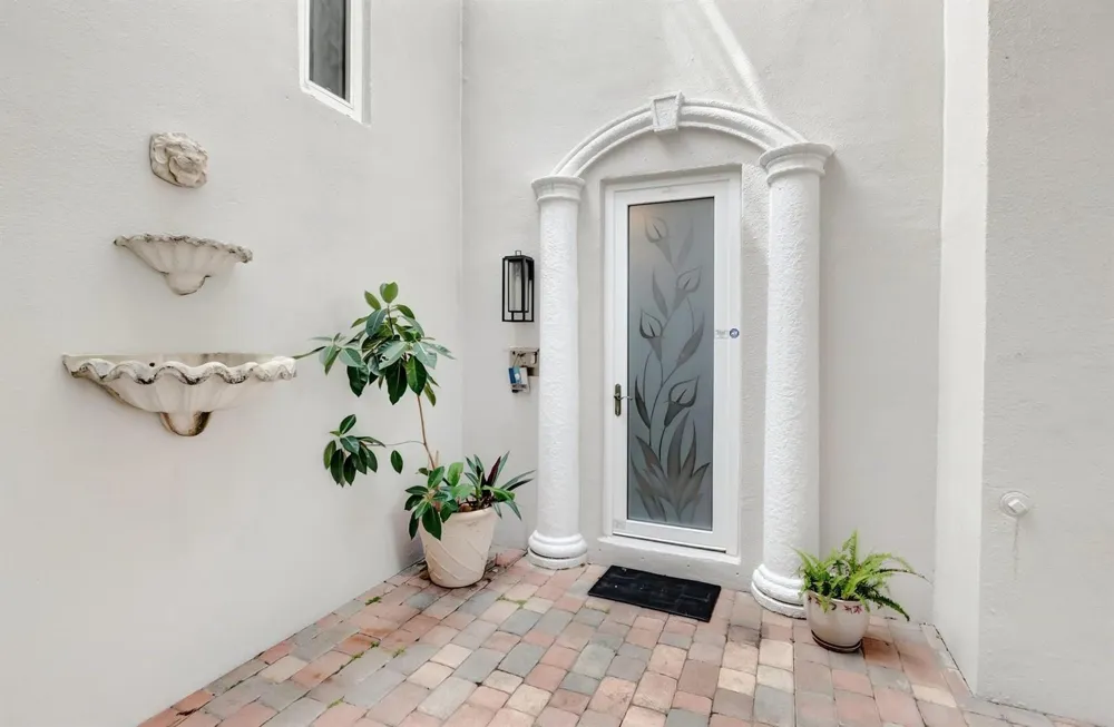 1776 Bay Drive Pompano Beach, FL 33062
