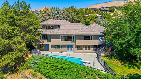 323 Stoneybrook Lane