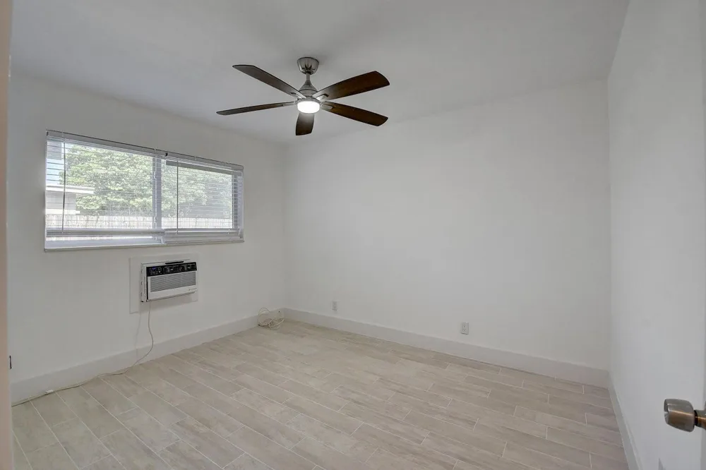 525 S Broadway Street #M Lantana, FL 33462