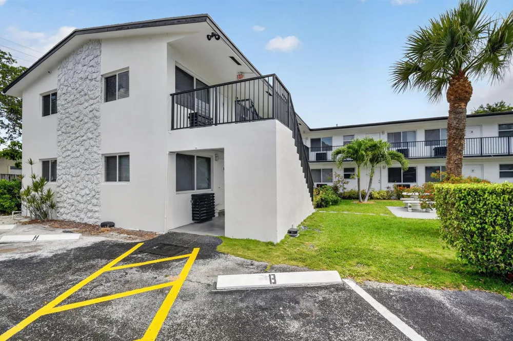 525 S Broadway Street #M Lantana, FL 33462