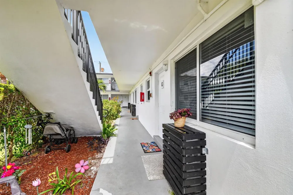 525 S Broadway Street #M Lantana, FL 33462