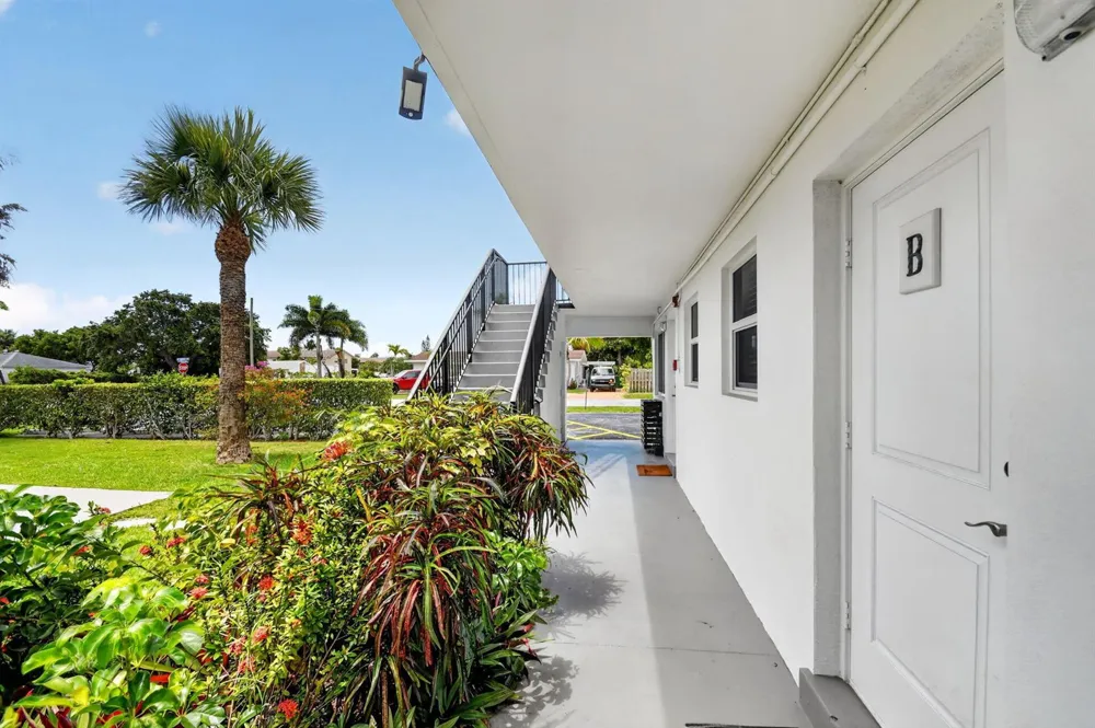 525 S Broadway Street #M Lantana, FL 33462