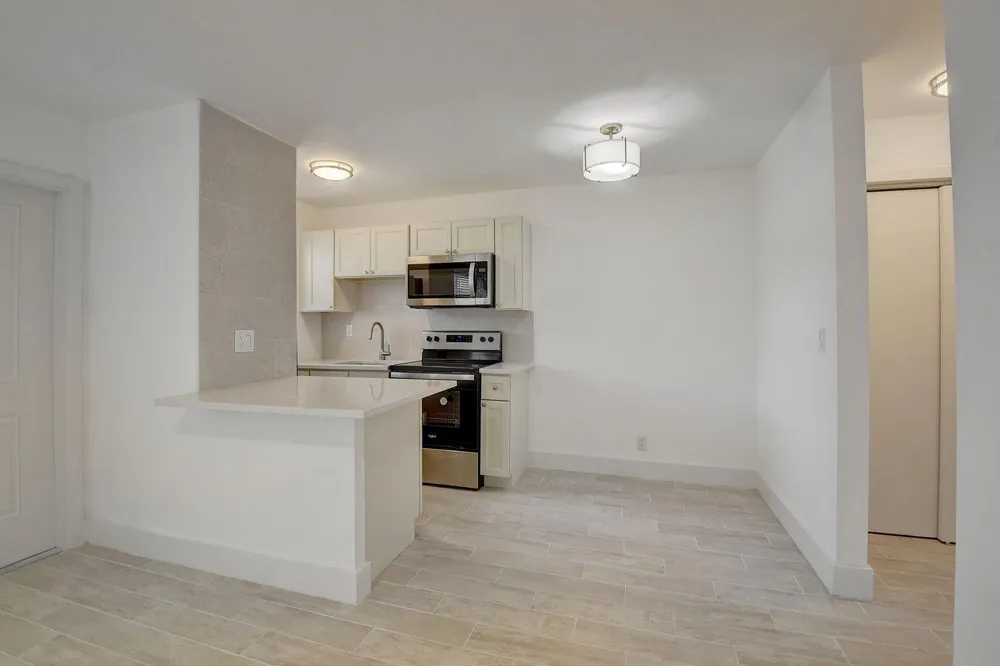 525 S Broadway Street #M Lantana, FL 33462