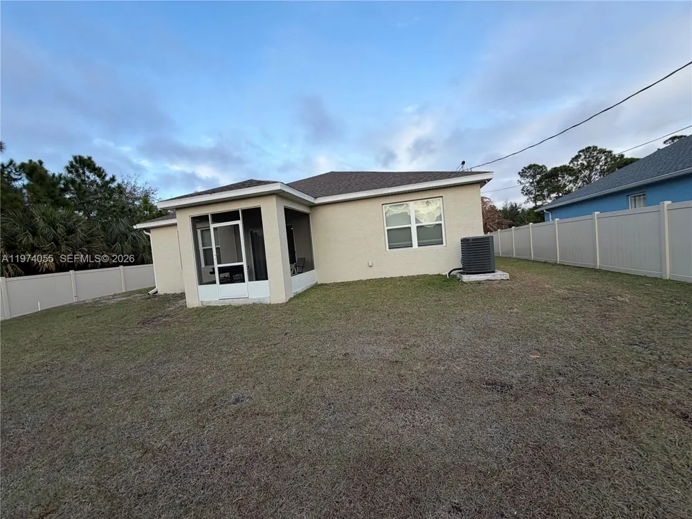 383 Hanford Road SW Palm Bay, FL 32809