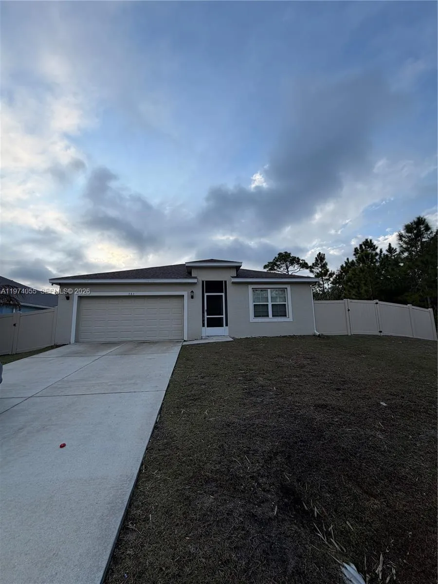 383 Hanford Road SW Palm Bay, FL 32809