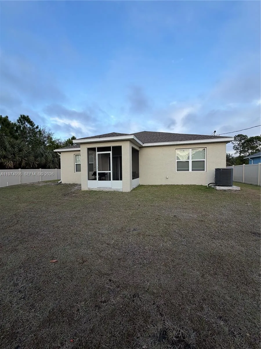 383 Hanford Road SW Palm Bay, FL 32809