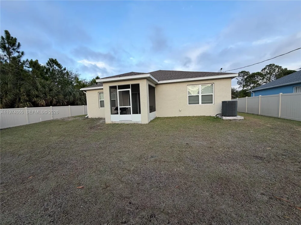 383 Hanford Road SW Palm Bay, FL 32809
