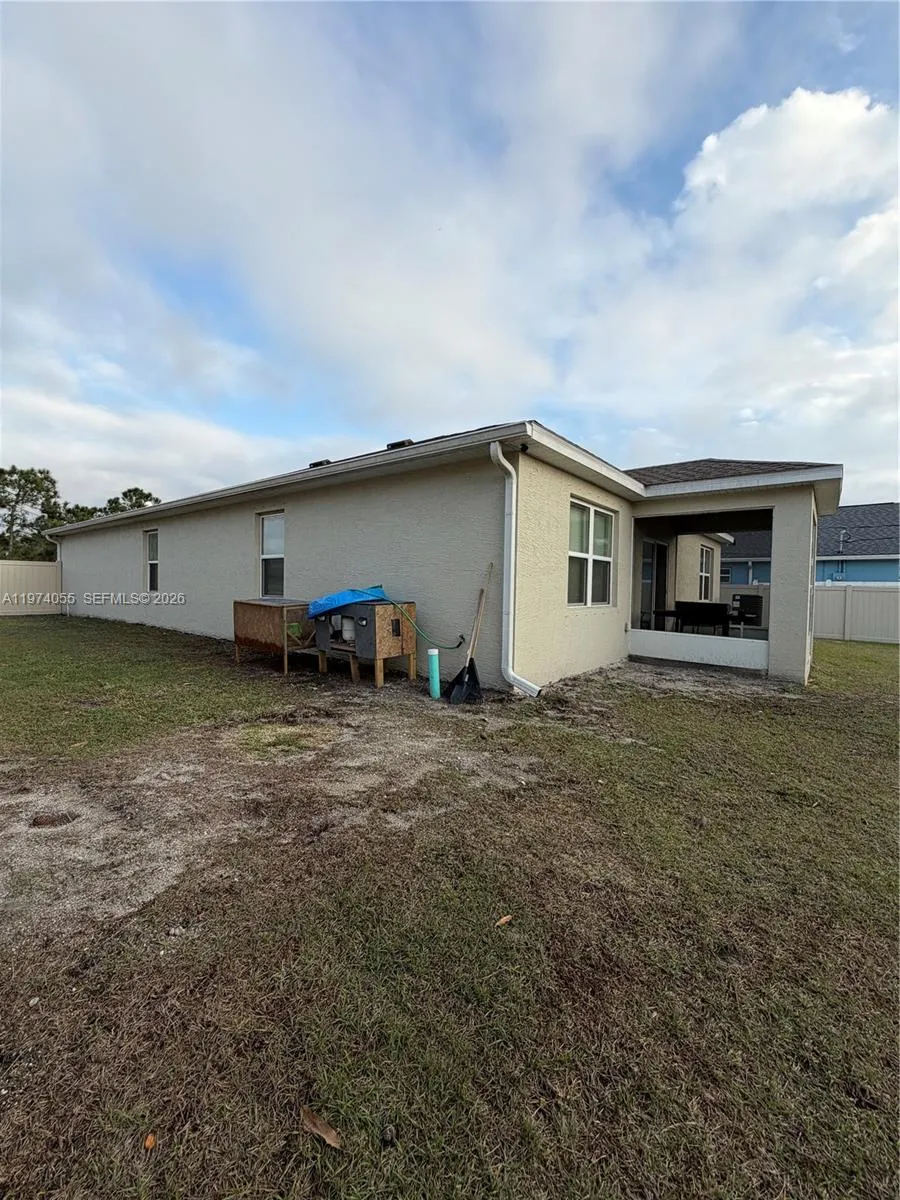 383 Hanford Road SW Palm Bay, FL 32809